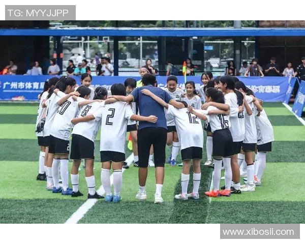 足球球星效应对青少年体育参与与社会文化影响的综合探讨